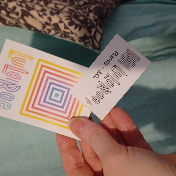 LulaRoe Tee - Picture 2 of 3